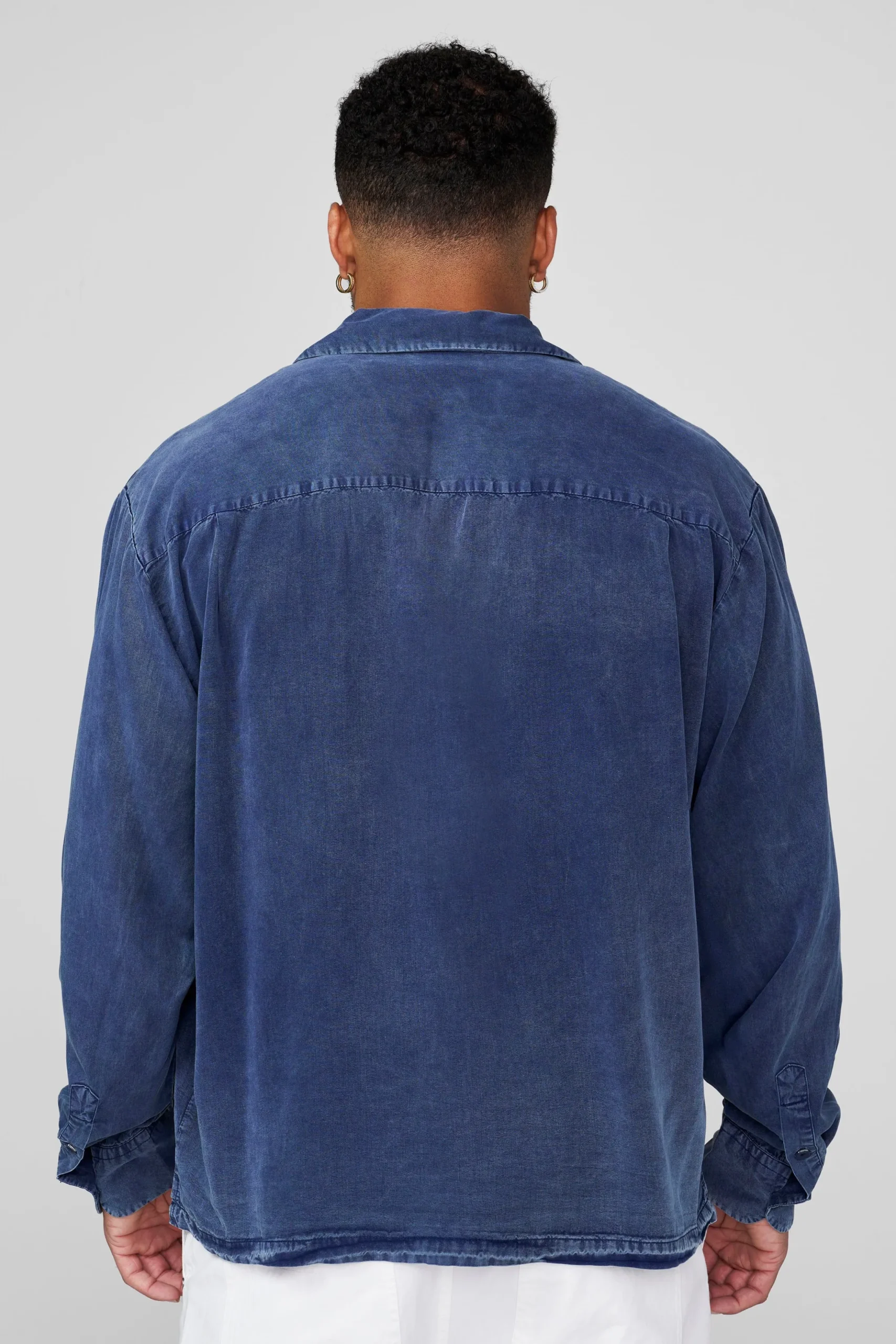 8053 - Flowy Button-ups