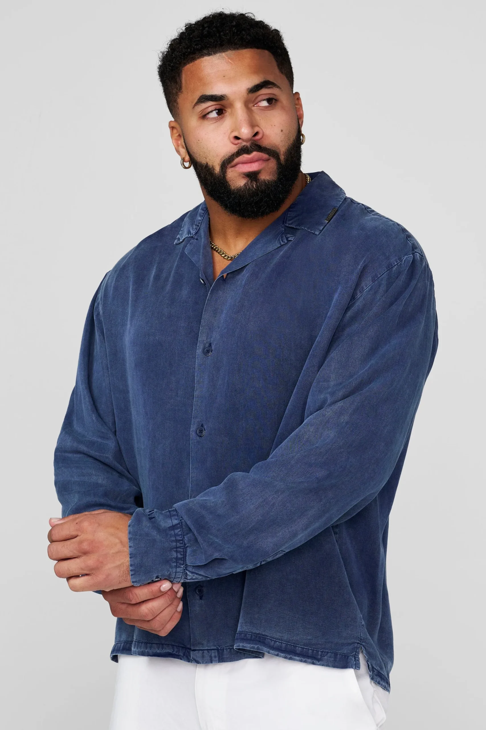 8053 - Flowy Button-ups