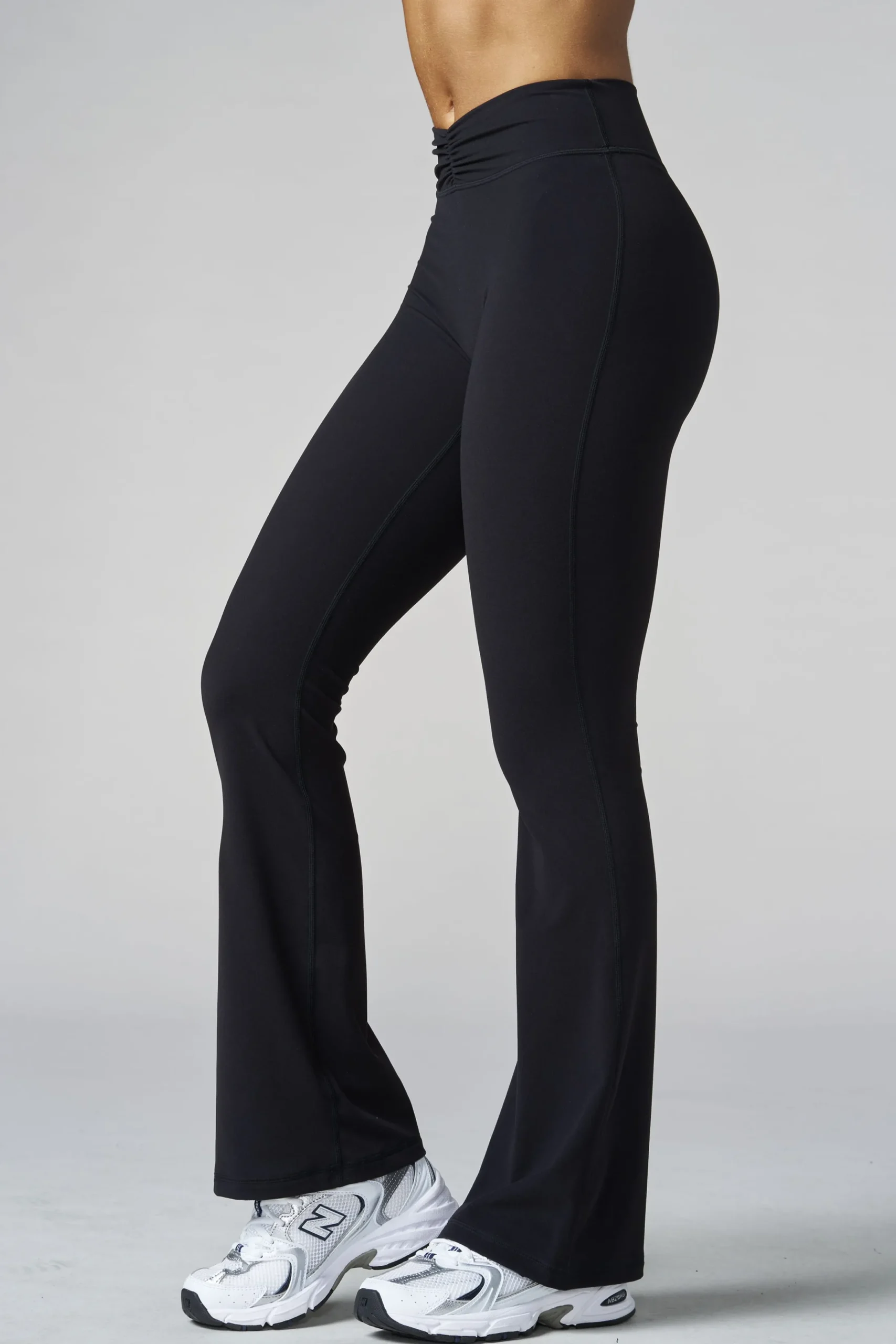 W2279 Buttersoft Scrunch Band Flare Leggings (short)