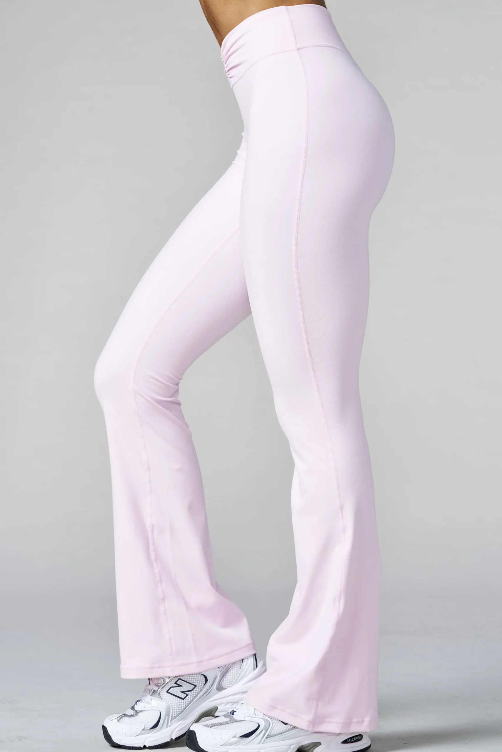 W2279 Buttersoft Scrunch Band Flare Leggings (short)