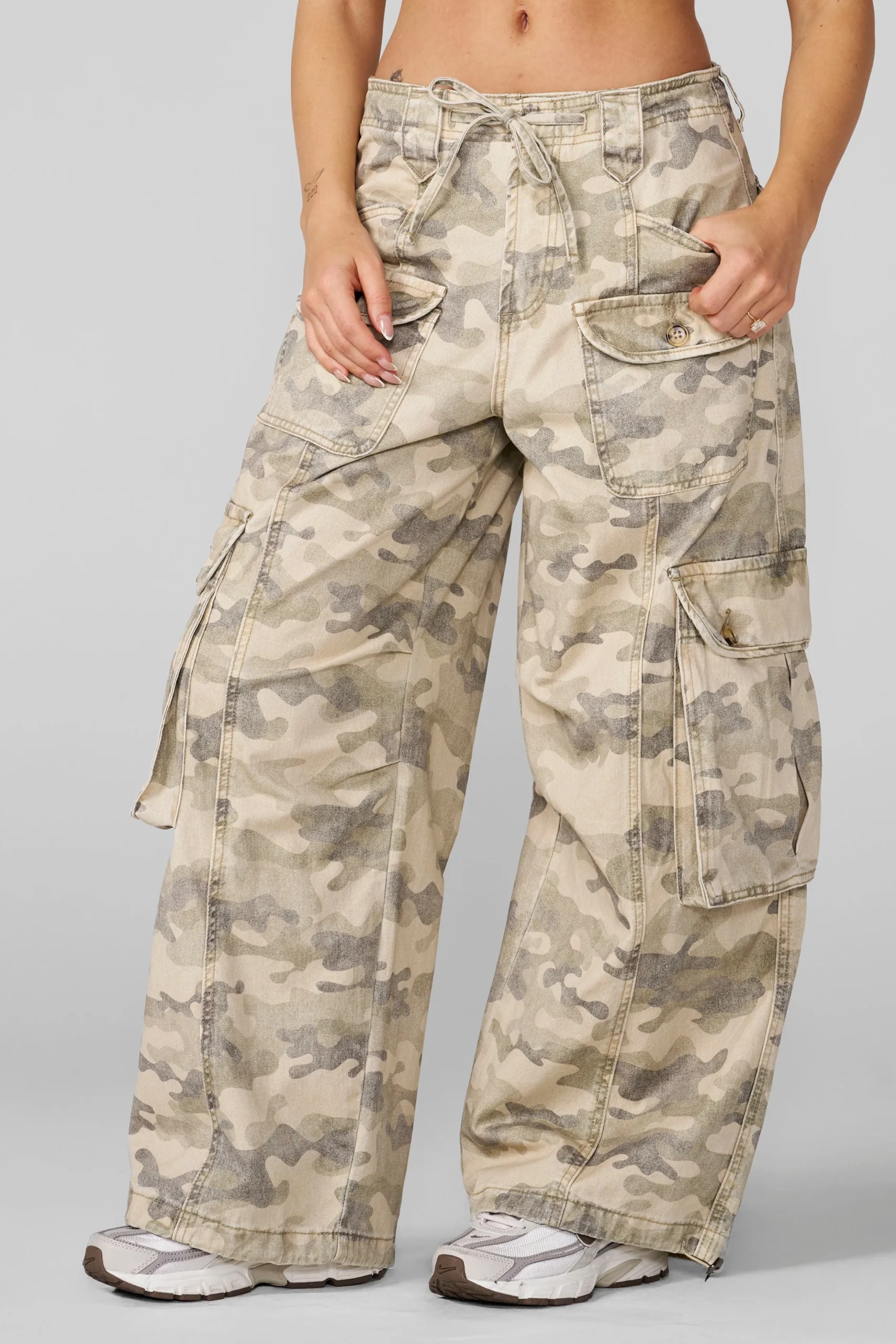 W2231 - Cargo Jean