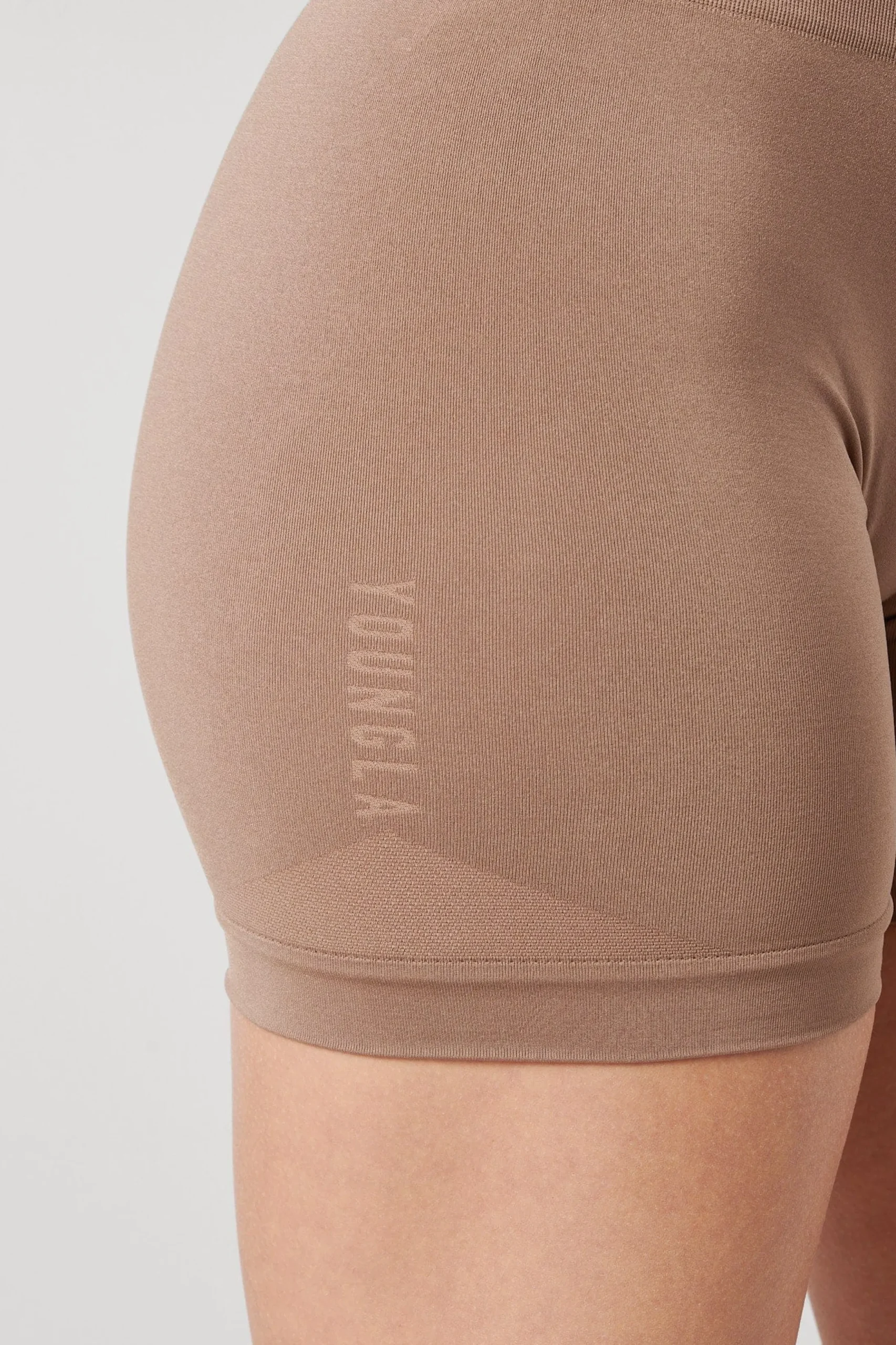 W120 - Core Seamless Shorts