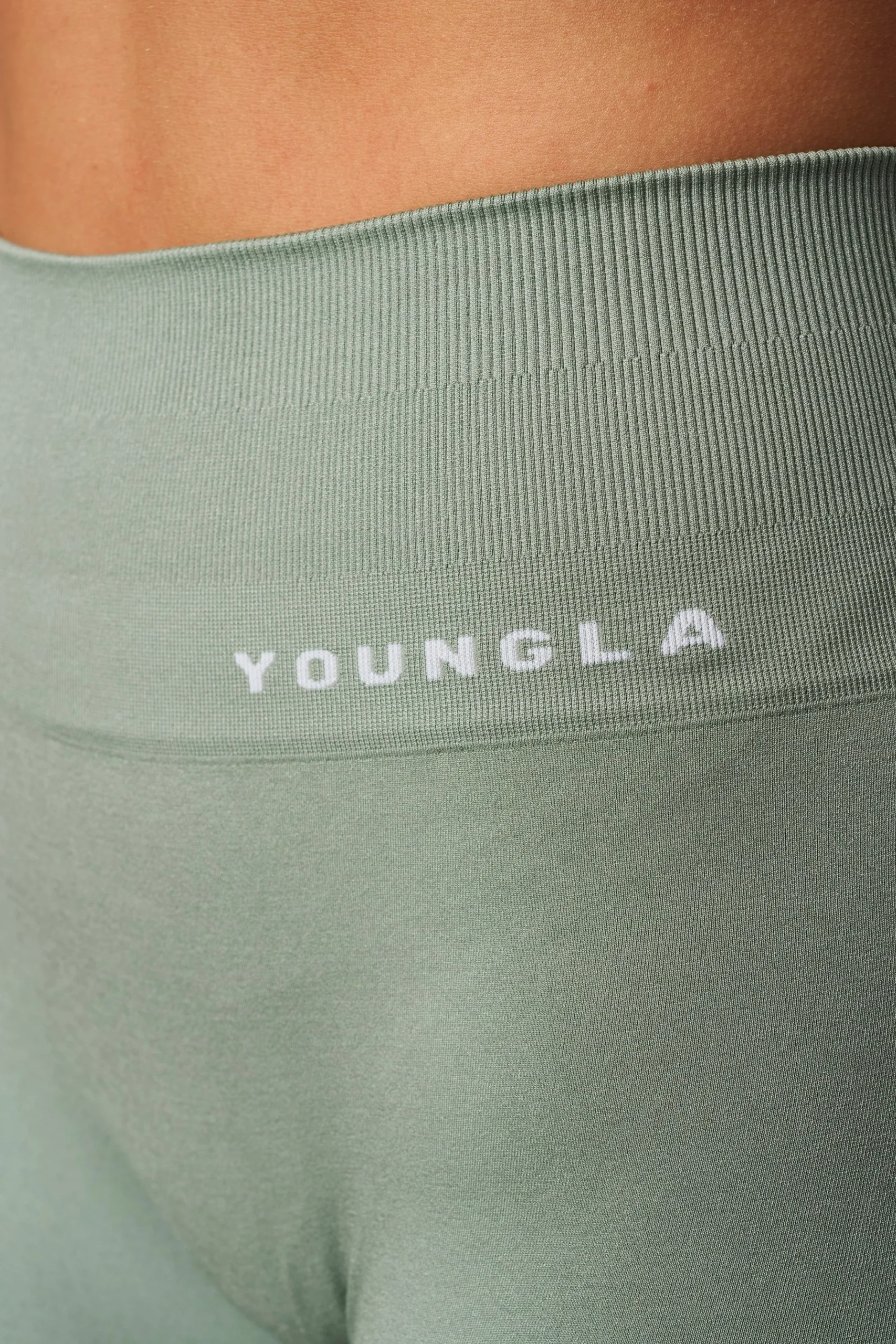 W120 - Core Seamless Shorts