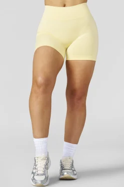 W133 - Curve Seamless Shorts 4.75